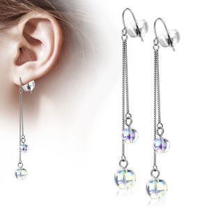 Lange Ohrringe mit schillernden Perlen