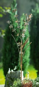 Gartenstecker "Blume" aus Metall in Rost Optik, 72 cm hoch, Dekostecker, Gartendeko für Draußen