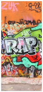Wallario selbstklebende Türtapete 100 x 220 cm - RAP-Graffiti- Wand mit verschiedenen Tags - Abwischbar, rückstandsfrei zu entfernen