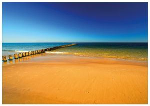 Wallario Premium Glasbild, freischwebende Optik, kräftige Farben, Größe 100 x 70 cm Motiv Sandstrand in orange - Blaues Meer - Blauer Himmel