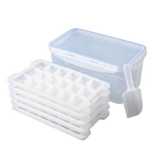 5 vrstev zásobníků na kostky ledu s nepropustným úložným boxem a naběračkou na led, z nichž jednou vyrobíte 225 kostek ledu
