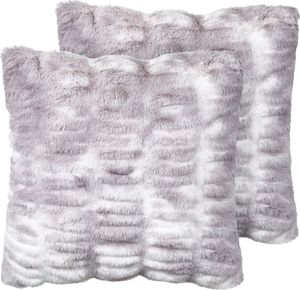 BELIANI Dekokissen 2er Set Hellgrau aus Kunstfell 45 x 45 cm Quadratisch Flauschig Weich Deko Dekoration Wohnaccessoires für Wohnzimmer Schlafzimmer