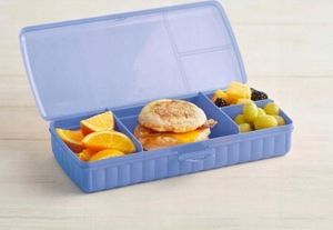 Tupperware-Lunchbag für Männer in einem pastellfarbenen Blauton.