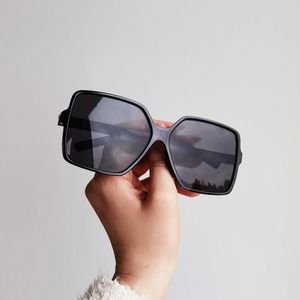Damen Schwarze Sonnenbrille Große Quadratische Gläser Blogger Trendbrille Brille