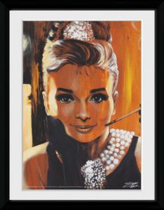 Frühstück Bei Tiffany Gerahmtes Poster Für Fans Und Sammler - Audrey Hepburn, Fishwick (40 x 30 cm)