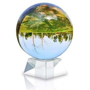 Intirilife Glaskugel mit Ständer in KRISTALL KLAR 130 mm – Kristallkugel mit Glasständer perfekt geeignet für Fotografie, Meditation, Dekoration uvm. – Kristallball Glasball Fotokugel