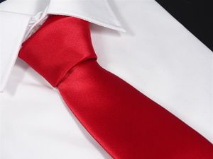 PB Pietro Baldini Krawattenset für Herren - Krawatte und Einstecktuch aus Satin Mikrofaser - Hangefertigt in Italien - 150 x 7 cm - rot