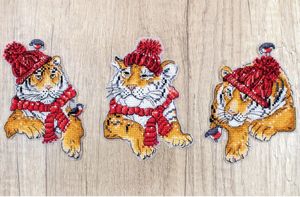 Letistitch Kreuzstich Set "Weihnachtstiger Aufhänger Set von 3", Zählmuster, ca. 12x9cm