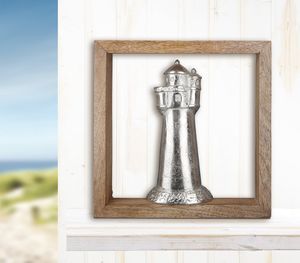 Gilde Rahmen "Leuchtturm" naturfarben aus Mangoholz mit silberfarbenen Leuchtturm aus Aluminium H: 20 cm B: 20 cm T: 3 cm 50592