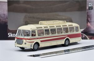 Skoda 706 RTO Lux - Jasny beż/ciemny. Czerwona Brekina 1:87