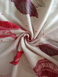 Bettwäsche Winter Flausch Fleece Thermofleece warm 2 teilig mit RV 135x200 + 80x80 cm Design: Feder rot