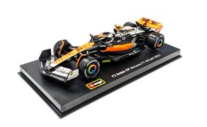 Bburago 18-38088 - Modellauto - F1 McLaren MCL60 '23 #4 Norris (mit Helm, Maßstab 1:43) Formel 1
