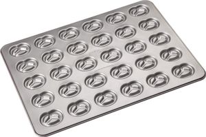 Zenker creative studio Brezel-Backblech, Backform für Snacks, Backblech mit Antihaftbeschichtung für 30 Brezen, kreatives Backen (Farbe: rosa, silber)