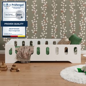 Smartwood® Kinderbett 100x200 Holz Montessori Bodenbett mit Rausfallschutz und Lattenrost - Niedriges Bett für Jungen und Mädchen TILA 2L - Weiß