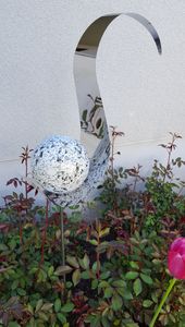 Skulptur Flame Edelstahl weiss 146 cm Gartenstecker Beetstecker Rosenkugel