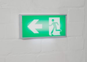 LED Fluchtwegleuchte | Exit Schild | 230V Notausgangsschild | McShine "FL-919", Wandmontage, 25m Erkennungsreichweite