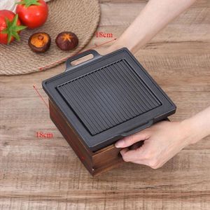 Rauchfreier tragbarer BBQ-Grill zum Grillen mit Holzkohle, 18x18cm, Braun & Schwarz