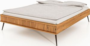 Bett Tula 3 aus Wildeiche massiv 200x200 cm ohne Kopfteil mit Metallbeinen