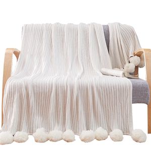 CANDeal Stylová pletená deka k televizi nebo na spaní na židli, pohovce a posteli 150 cm x 200 cm, bílá