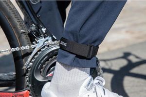 Zéfal Doowah Hosen-Reflexband schwarz, 380 mm, Paar, EN13356 , Klettverschluss, erhöht Sichtbarkeit und schützt Hosenbeine beim Radfahren Zéfal Doowah Hosen-Reflexband schwarz, 380 mm, Paar, EN13356 , Klettverschluss, erhöht Sichtbarkeit und schützt Hosenbeine beim Radfahren
