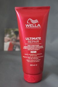 Wella Professionals Ultimate Repair Tiefenwirksamer Conditioner 200 ml