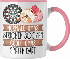Trendation - Darts Oma Tasse Geschenk Normale Omas Stricken Socken Coole Omas Spielen Dart (Rosa)