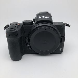 Nikon Z 5, 24,3 MP, 6016 x 4016 Pixel, CMOS, 4K Ultra HD, Touchscreen, Schwarz