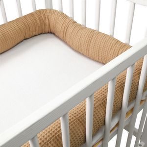 Bettschlange Baby Bettumrandung 400 cm - Waffelbaumwolle - Nestchenschlange Bettrolle für Babybett Gitterbett Beistellbett Umrandung Braun