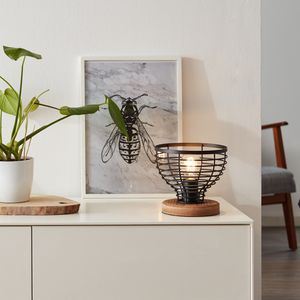 BRILLIANT schwarze Tischleuchte AVIA | Tischlampe mit Fuß aus Holz inkl. Schnurzwischenschalter| 1x E27 Fassung max. 52W | Metall/Holz