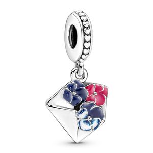 Pandora 790787C01 Srebrna zawieszka charm koperta z bratkiem