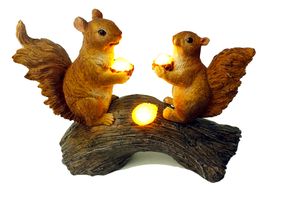 Solarlampe Eichhörnchen Pärchen auf Baumstamm Solarleuchte Tierfigur Gartenfigur