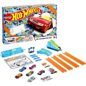 Mattel GWN96 - Hot Wheels - Starterset inkl. 6 Fahrzeuge, Tracks und Rampen, Celebration Box, 1:64