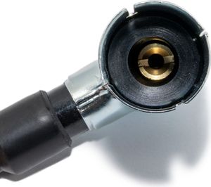 Kerzenstecker 5 Kilo-Ohm, wassergeschützt, 90° abgewinkelt