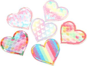 6 Stück gestickte Aufnäher, Applikationen, Stoffaufkleber, DIY-Bekleidungszubehör, Regenbogenherz-Design zur Dekoration