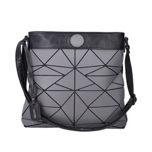 Rieker Damen Umhängetasche Lasercut zweifarbig H1316, Farbe:Grau Rieker Damen Umhängetasche Lasercut zweifarbig H1316, Farbe:Grau