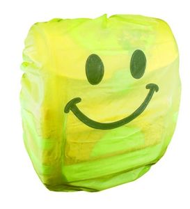 Rucksackschutz in einem leuchtendem gelb