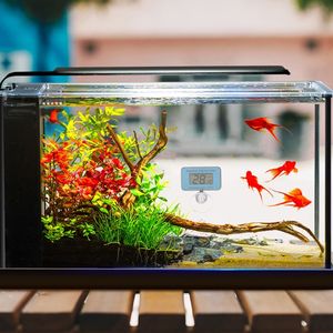 Digital LCD Aquarium Thermometer mit Saugnapf Wasserdicht Mini Indoor Aquarium Thermometer Temperaturmessung Display Aquarium Zubehoer
