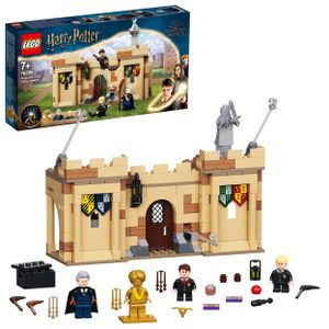 LEGO 76395 Harry Potter Hogwarts: Erste Flugstunde Spielzeug, Quidditch Set mit Minifiguren und Besen