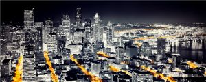 Wallario selbstklebendes Poster - Großstadt bei Nacht - Seattle in schwarz weiß gelb, Größe: 50 x 125 cm