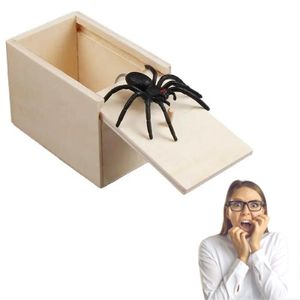 Vtipný článok so skákajúcim pavúkom