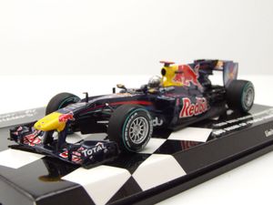 Renault Red Bull Racing Sebastian Vettel RB6 Abu Dhabi GP 2010 Formel 1 Modellauto 1:43 Minichamps