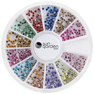 Strass Steine R63 im Nailart Rondell - S