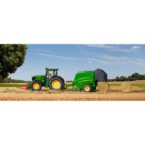 SIKU Landwirt - John Deere Traktor &#43  balikovacka 1:32