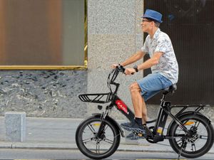 E-bike pánske mestské e-biky a e-country bicykle elektrický bicykel s pneumatikami 20 × 4.0, 36V 20Ah odnímateľná batéria Dojazd 150 km ebike, čierny e-skladací bicykel E-bike pánske mestské e-biky a e-country bicykle elektrický bicykel s pneumatikami 20 × 4.0, 36V 20Ah odnímateľná batéria Dojazd 150 km ebike, čierny e-skladací bicykel