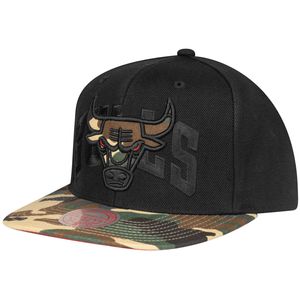 Mitchell & Ness NBA Woodland Snapback Cap Blind Camo Chicago Bulls black