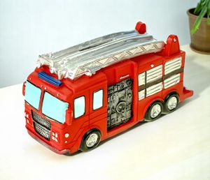 Kremers Schatzkiste Spardose Feuerwehrauto American Style 8x14x6 cm – Handbemalt