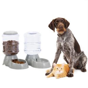 Navaris Futterspender und Wasserspender für Haustiere - Set zur Fütterung von Hund und Katze - Futterstation Futterautomat für Trockenfutter - Dunkelgrau
