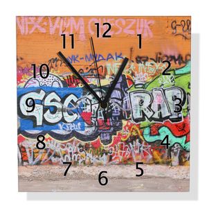 Wallario Design Wanduhr RAP-Graffiti- Wand mit verschiedenen Tags aus Aluverbund, Größe 30 x 30 cm