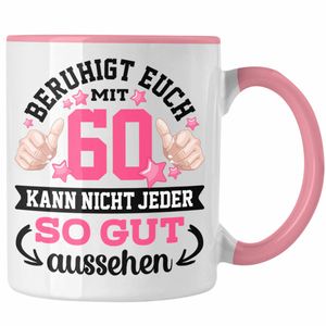 Trendation - 60. Geburtstag Frauen Tasse Geschenk Geschenkidee 60er Geburtstag Spruch Perfektion Mama Mutter Lustiger Spruch Witzig (Rosa)
