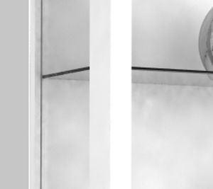 Edana Mini Vitrinenschrank 1 Glastür mit LED-Licht, Glasvitrine 4 Glasböden weiß.